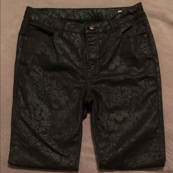 Black Jeans - Picture 3 of 7